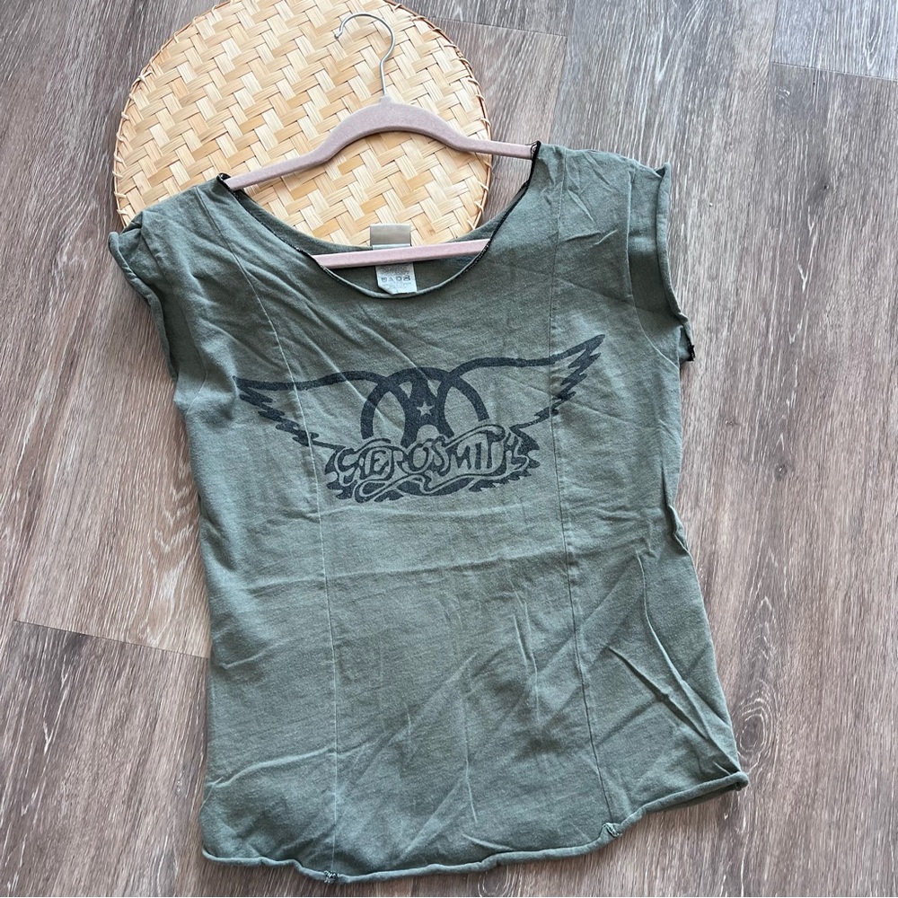 Vintage 90’s Aerosmith women’s tour tee graphic rolled‎ sleeve